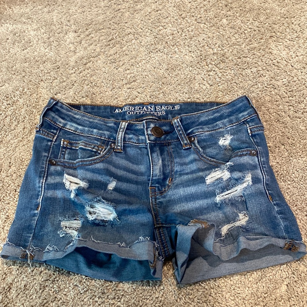 American Eagle Size 4, super low shortie jean shorts